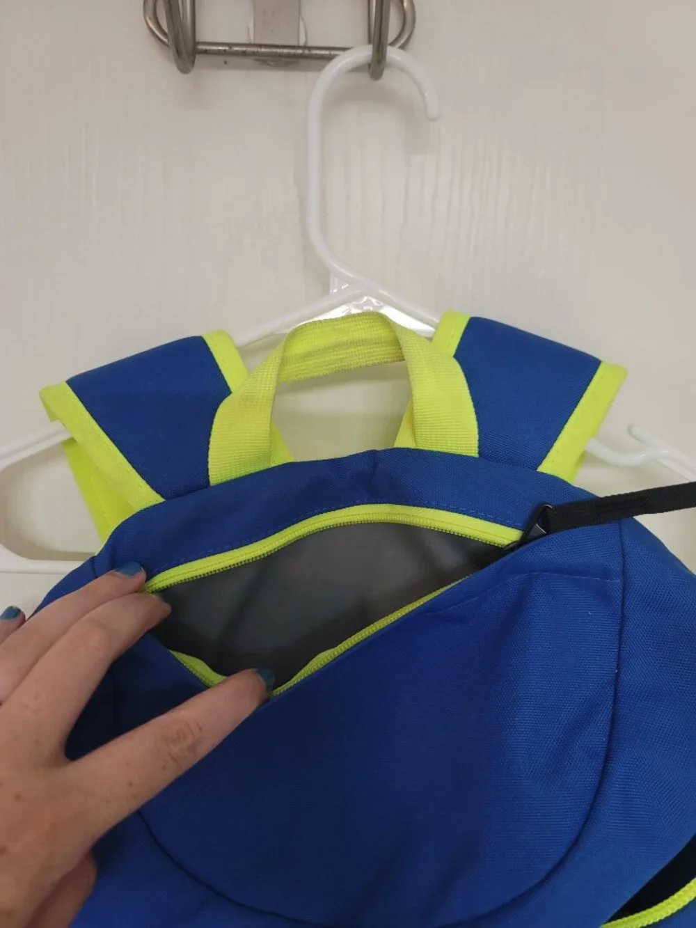 Mens neon green and blue Nike Elite backpack - slightly used but no damage